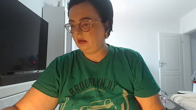 Amandamuller1982 online show from June 24, 8:24 am