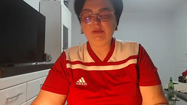 Amandamuller1982 online show from June 25, 8:35 pm