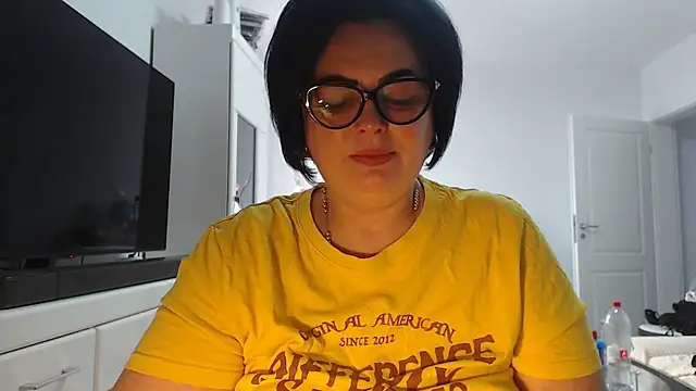 Amandamuller1982 online show from July 6, 5:48 am