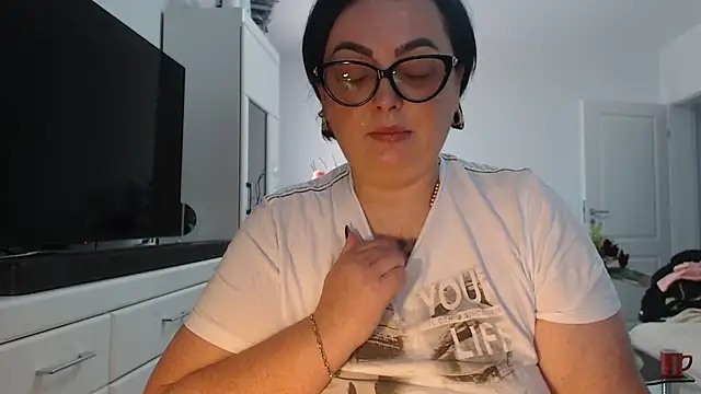 Amandamuller1982 online show from July 17, 7:37 am