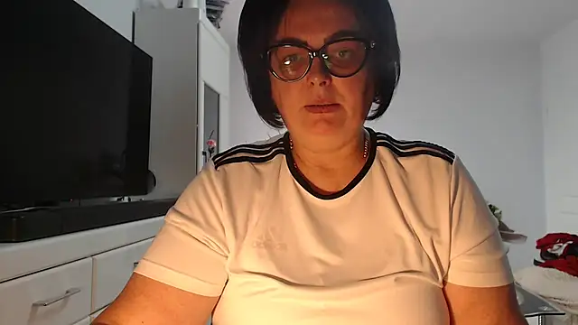Amandamuller1982 online show from July 22, 12:30 pm