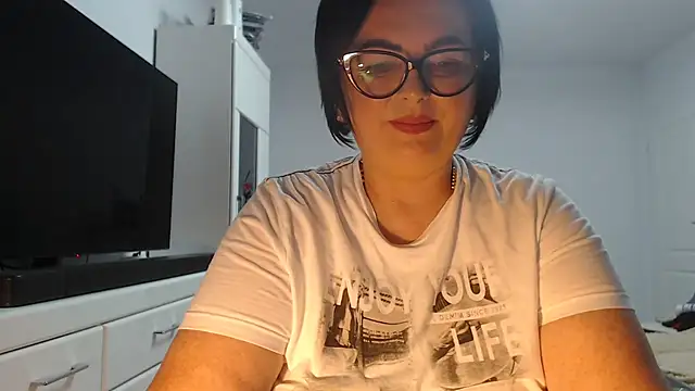 Amandamuller1982 online show from July 25, 10:40 pm