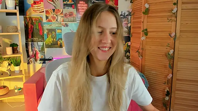 Sharon Evansi online show from December 7, 8:44 am