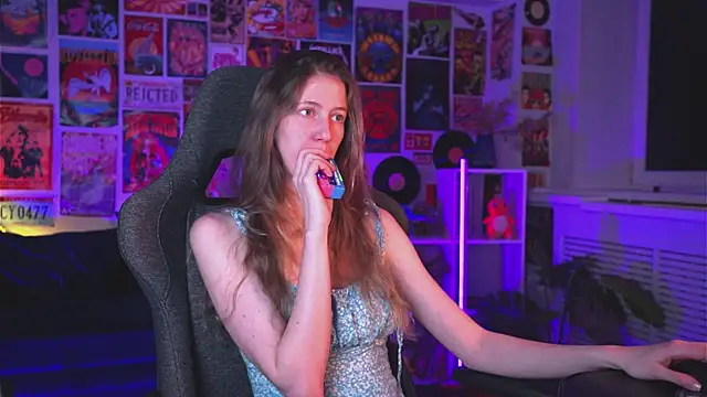 Sharon Evansi online show from February 5, 12:38 pm