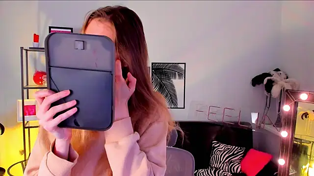 Sharon Evansi online show from March 15, 11:19 am