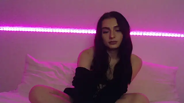 Snapshot of AdelinaAlia chatting on February 26, 12:05 am AdelinaAlia online show from February 26, 12:05 am