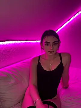 Snapshot of AdelinaAlia chatting on September 17, 7:59 pm AdelinaAlia online show from September 17, 7:59 pm