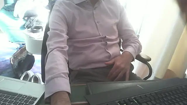 shyfrenchcock1 online show from November 10, 10:58 am