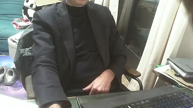 shyfrenchcock1 online show from March 9, 2:43 pm