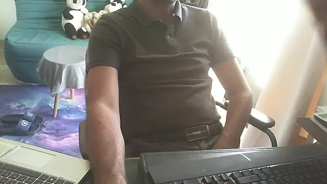 Snapshot of shyfrenchcock1 chatting on June 5, 7:36 am shyfrenchcock1 online show from June 5, 7:36 am