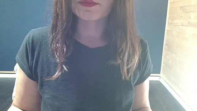 Snapshot of NovaBabe21 chatting on October 3, 8:33 am NovaBabe21 online show from October 3, 8:33 am