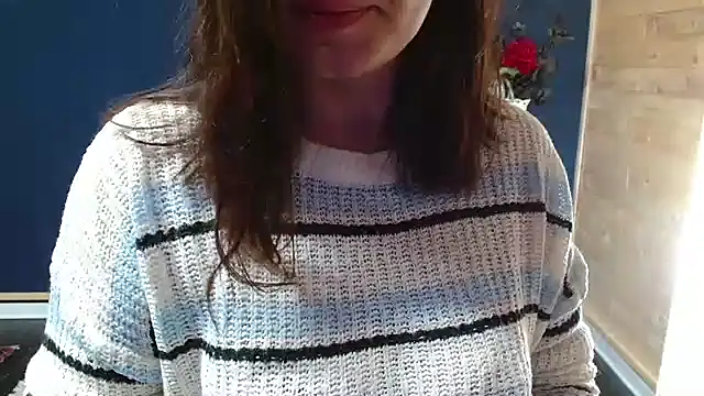 Snapshot of NovaBabe21 chatting on October 28, 5:44 am NovaBabe21 online show from October 28, 5:44 am