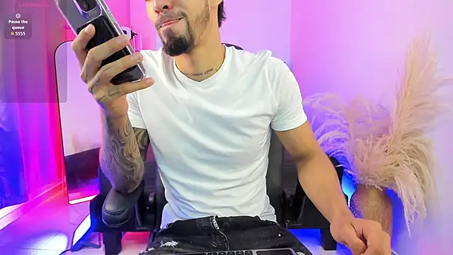 Duriel  online show from November 6, 6:09 pm