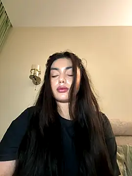 Sweet Khalifa  online show from November 6, 2:40 pm