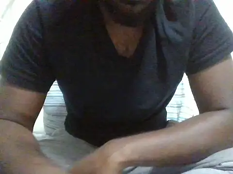 Snapshot of justinme00o7 chatting on December 31, 3:34 am justinme00o7 online show from December 31, 3:34 am