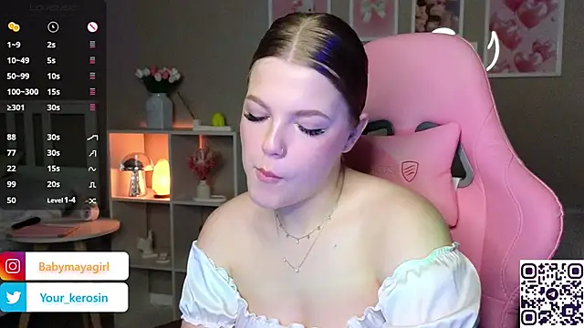 Snapshot of Maya_Rave chatting on January 28, 3:36 am Maya Rave online show from January 28, 3:36 am