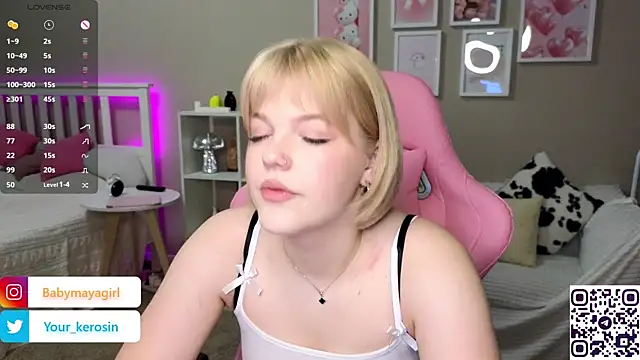 Snapshot of Maya_Rave chatting on March 13, 3:54 am Maya Rave online show from March 13, 3:54 am