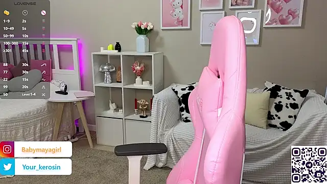 Snapshot of Maya_Rave chatting on March 18, 3:53 am Maya Rave online show from March 18, 3:53 am