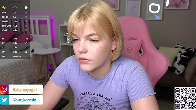 Snapshot of Maya_Rave chatting on March 20, 3:45 am Maya Rave online show from March 20, 3:45 am