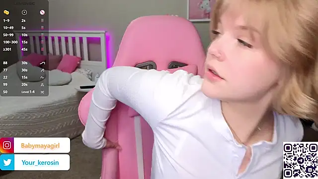 Snapshot of Maya_Rave chatting on March 22, 3:52 am Maya Rave online show from March 22, 3:52 am