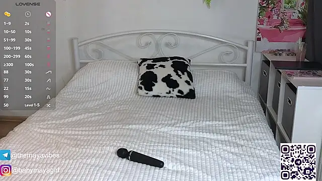 Snapshot of Maya_Rave chatting on September 16, 3:51 am Maya Rave online show from September 16, 3:51 am