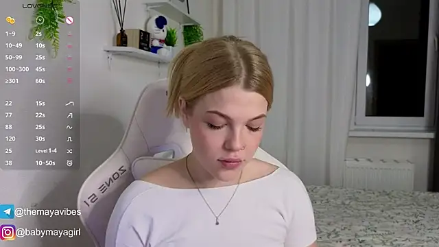 Snapshot of Maya_Rave chatting on November 27, 3:52 am Maya Rave online show from November 27, 3:52 am