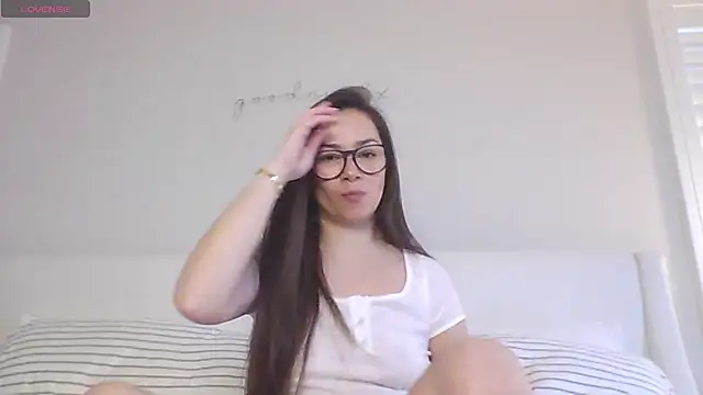 mixedasiangirl online show from March 24, 7:19 pm