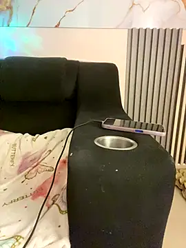 bonnie 18x online show from December 16, 9:31 pm