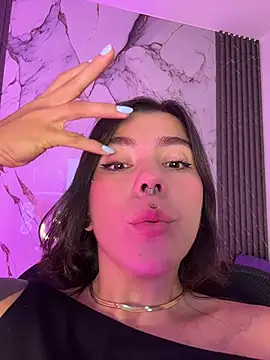 Snapshot of luccianagreyy chatting on July 6, 3:03 pm luccianagreyy online show from July 6, 3:03 pm