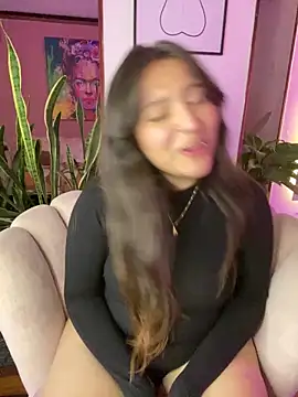 Snapshot of PoliBenett_ chatting on December 18, 11:08 pm PoliBenett online show from December 18, 11:08 pm