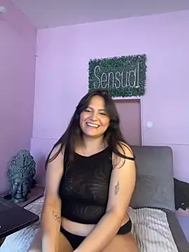 Snapshot of PoliBenett_ chatting on December 19, 7:51 pm PoliBenett online show from December 19, 7:51 pm