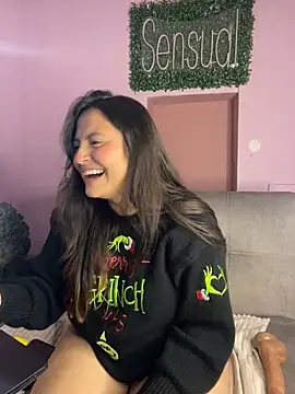 Snapshot of PoliBenett_ chatting on December 24, 1:06 am PoliBenett online show from December 24, 1:06 am