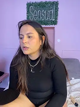 Snapshot of PoliBenett_ chatting on December 28, 6:29 pm PoliBenett online show from December 28, 6:29 pm