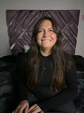 Snapshot of PoliBenett_ chatting on January 2, 11:16 pm PoliBenett online show from January 2, 11:16 pm