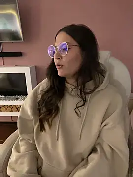 Snapshot of PoliBenett_ chatting on January 23, 11:26 pm PoliBenett online show from January 23, 11:26 pm