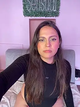 Snapshot of PoliBenett_ chatting on February 1, 5:47 pm PoliBenett online show from February 1, 5:47 pm