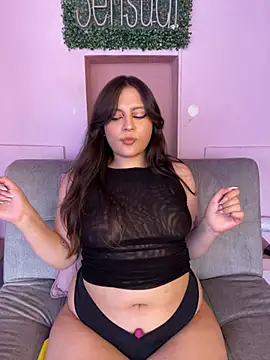 Snapshot of PoliBenett_ chatting on February 5, 6:26 pm PoliBenett online show from February 5, 6:26 pm