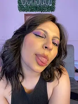 Snapshot of PoliBenett_ chatting on February 6, 4:36 pm PoliBenett online show from February 6, 4:36 pm