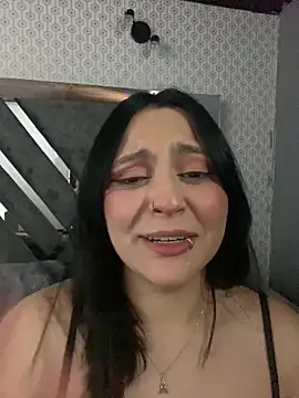 Snapshot of PoliBenett_ chatting on February 15, 1:21 am PoliBenett online show from February 15, 1:21 am