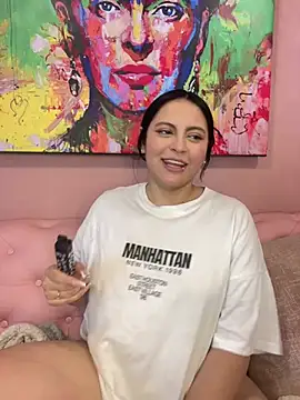 Snapshot of PoliBenett_ chatting on February 22, 8:29 am PoliBenett online show from February 22, 8:29 am