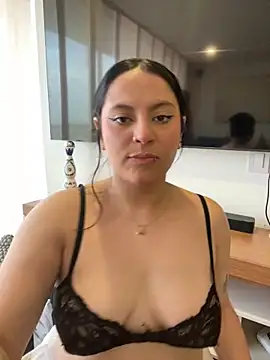 Snapshot of PoliBenett_ chatting on February 25, 9:13 pm PoliBenett online show from February 25, 9:13 pm