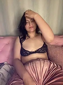 Snapshot of PoliBenett_ chatting on February 27, 1:27 am PoliBenett online show from February 27, 1:27 am