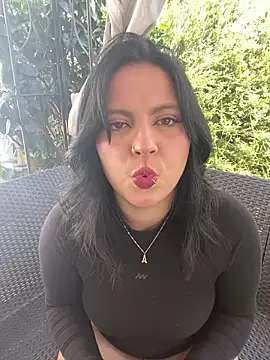 Snapshot of PoliBenett_ chatting on February 27, 7:04 pm PoliBenett online show from February 27, 7:04 pm