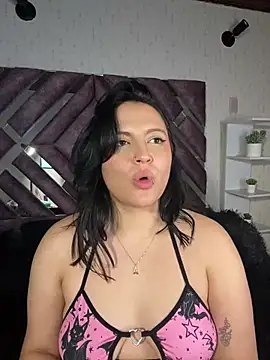 Snapshot of PoliBenett_ chatting on March 11, 10:42 pm PoliBenett online show from March 11, 10:42 pm