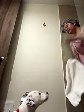 Snapshot of PoliBenett_ chatting on October 3, 5:10 pm PoliBenett online show from October 3, 5:10 pm