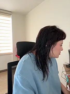 Snapshot of PoliBenett_ chatting on October 16, 8:21 pm PoliBenett online show from October 16, 8:21 pm