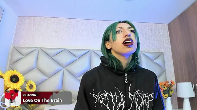 Im gaia online show from November 24, 12:27 pm