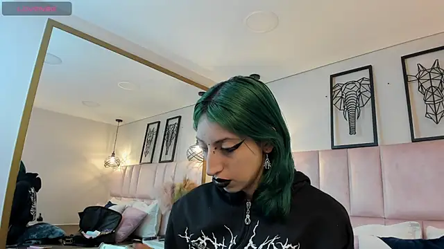 Im gaia online show from November 30, 12:31 pm