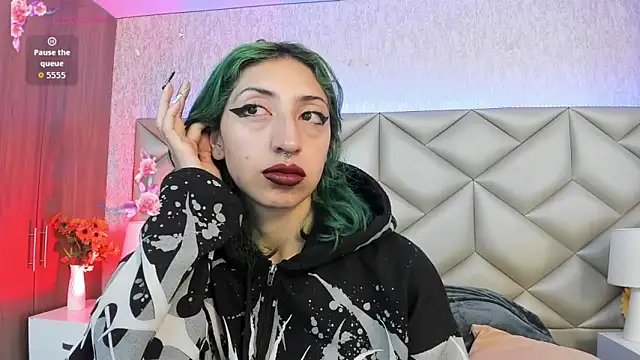 Im gaia online show from December 20, 12:12 pm