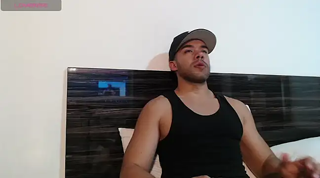 Snapshot of FaustoCock chatting on February 20, 8:58 pm FaustoCock online show from February 20, 8:58 pm